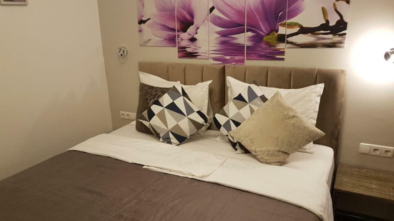 Penzión pre hostí Toni Design 4*