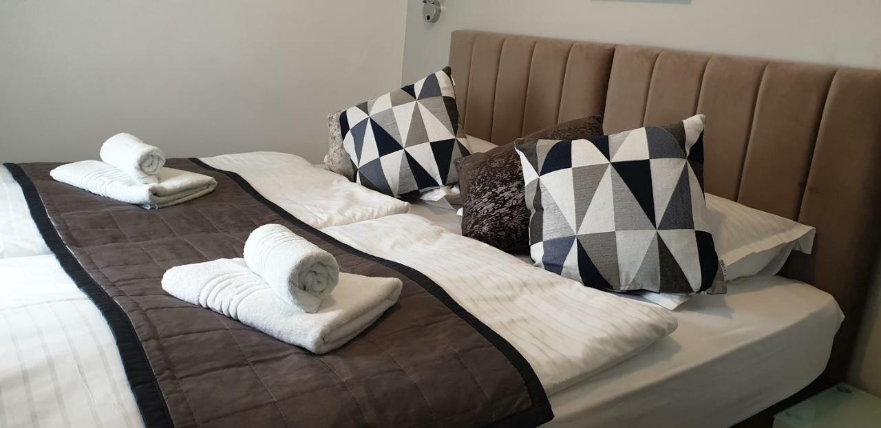 Penzión pre hostí Toni Design 4*